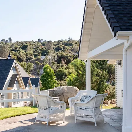 Hounds Tooth Inn Oakhurst Exterior photo