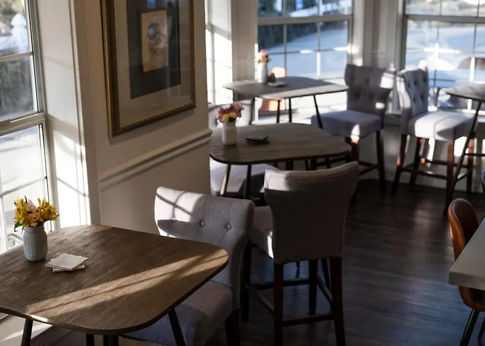 Hounds Tooth Inn