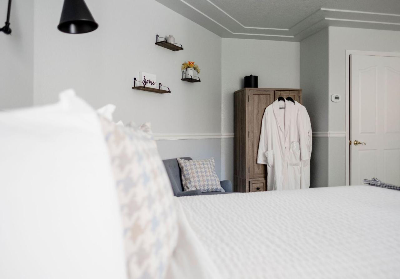 Bed & Breakfast Hounds Tooth 4*