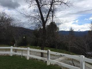 Bed & Breakfast Hounds Tooth 4*