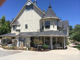 Hounds Tooth Bed & Breakfast 4*