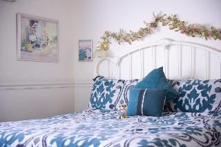 Bed & Breakfast Hounds Tooth 4*